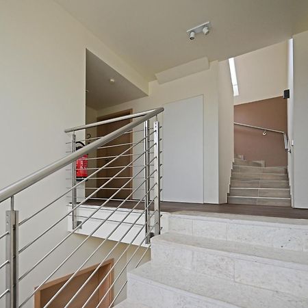 Modernes & Gepflegtes Hotelzimmer Mit Kueche! Bernstadt  Extérieur photo